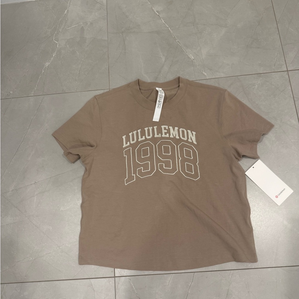 lululemon relaxed fit cotton jersey tee graphic NWT size 6
